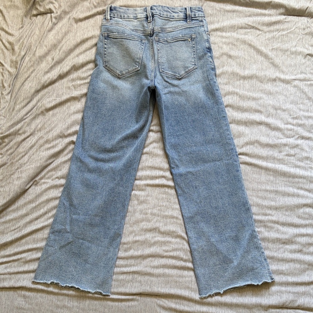 pale Wide-Leg Light Blue Denim Jeans with Raw Hem - Picture 4 of 4